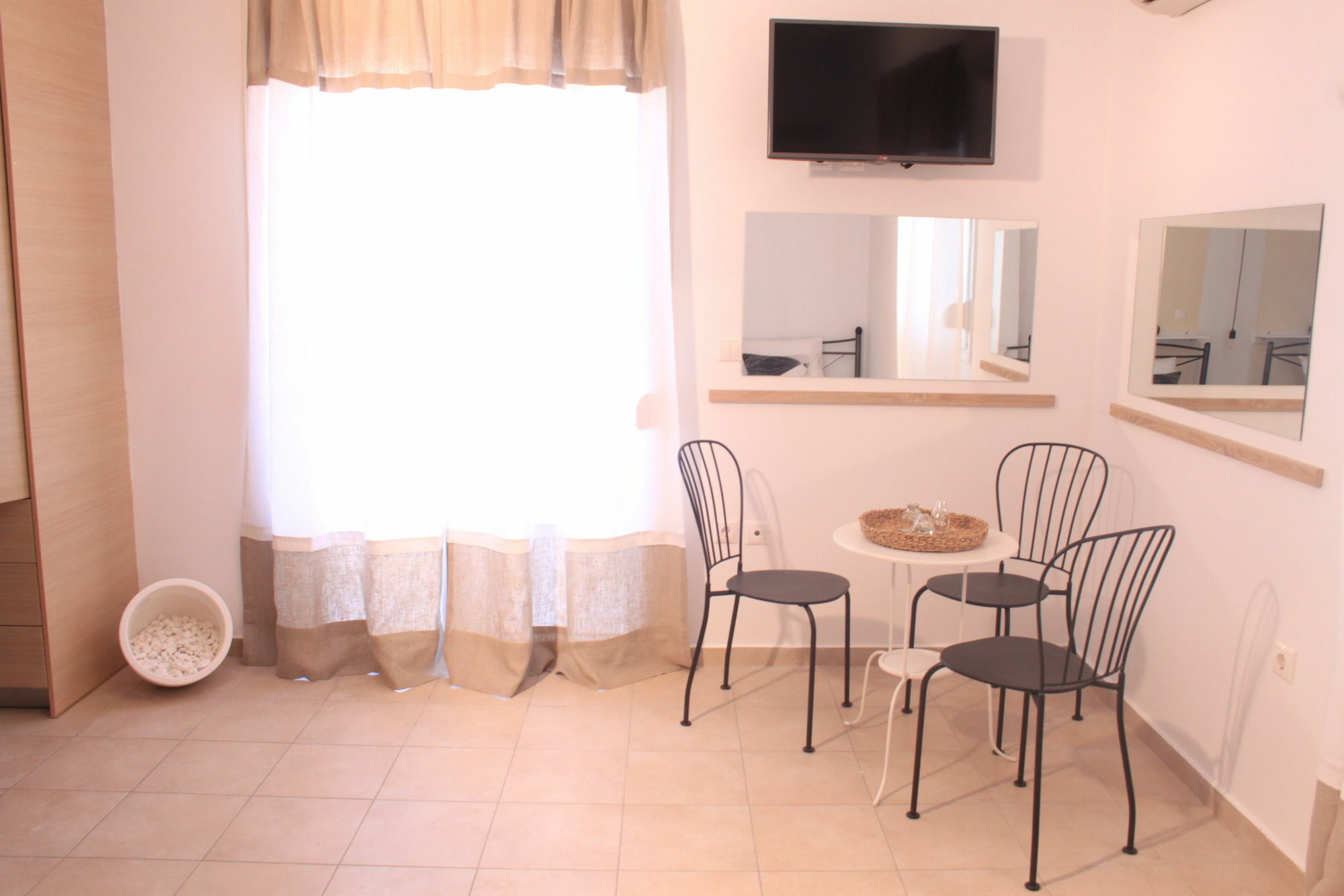Krinis Apartments Rhodes City Екстер'єр фото