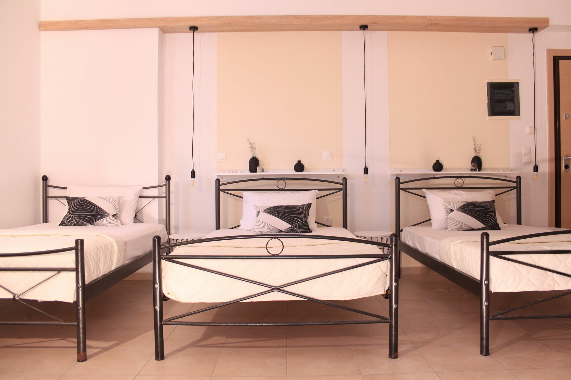 Krinis Apartments Rhodes City Екстер'єр фото