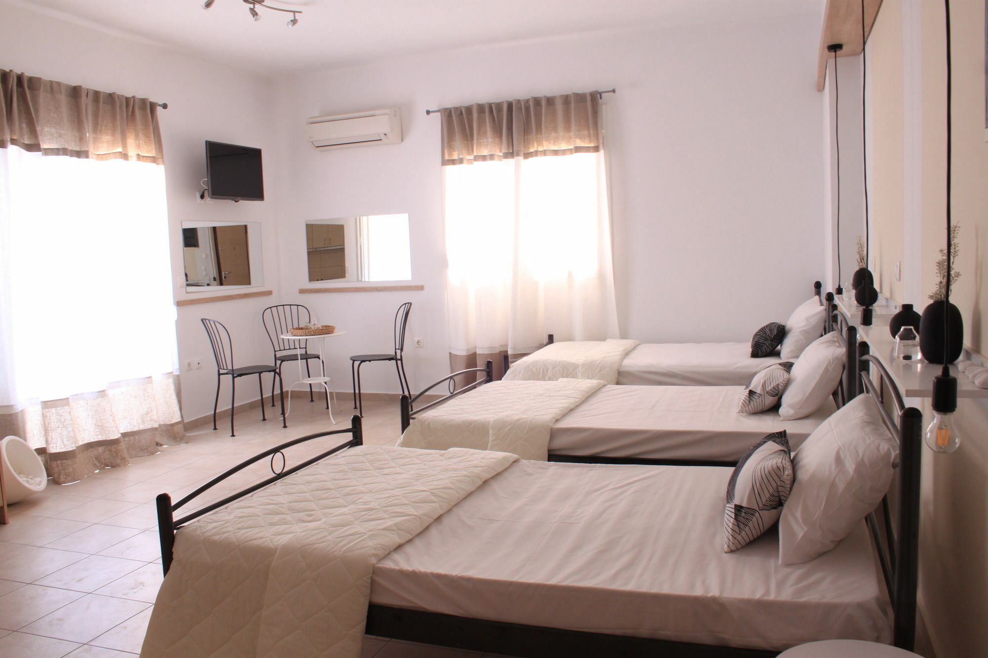 Krinis Apartments Rhodes City Екстер'єр фото